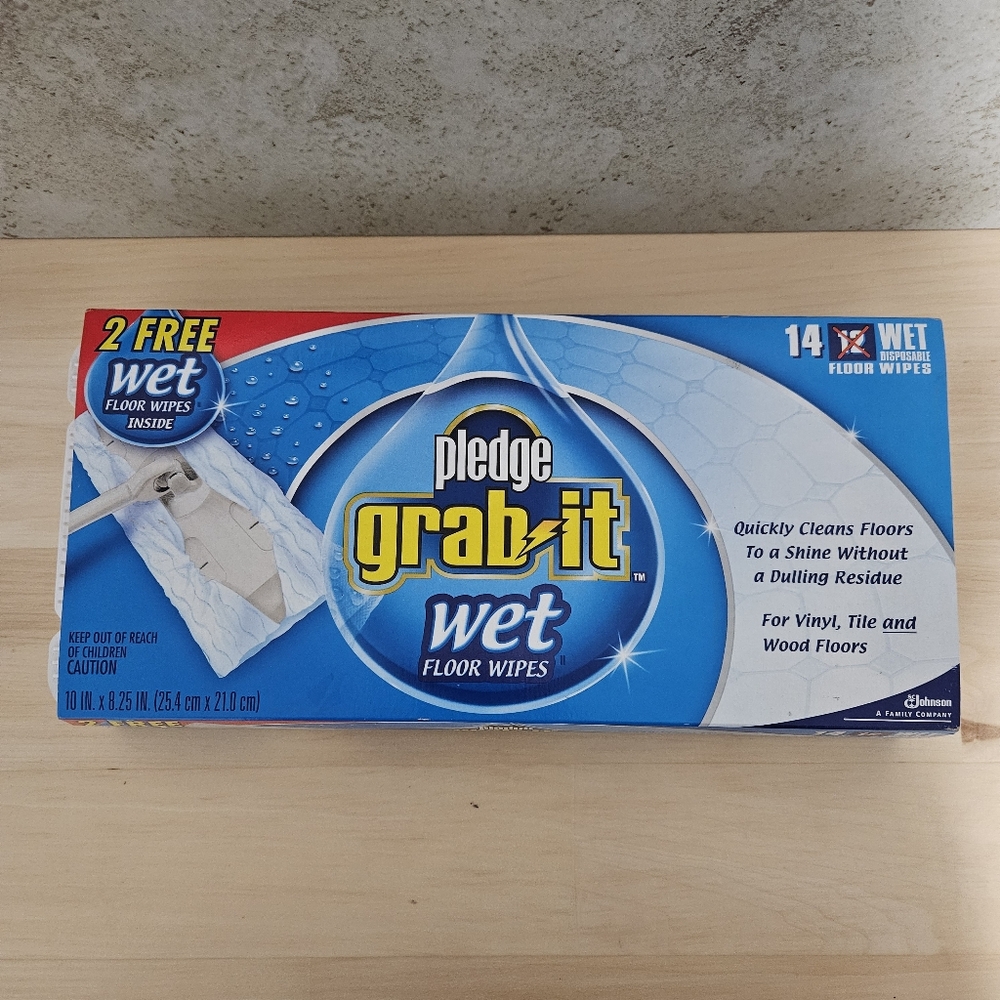 Pledge Grab It Wet Floor Wipes Box of 14 - 10" x 8.25"
